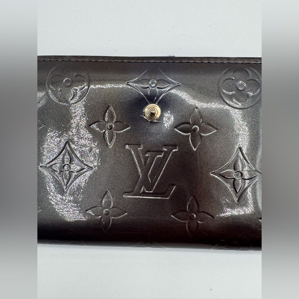 Louis Vuitton Vernis Monogram Wallet | Professionally Repainted - Picture 11 of 12